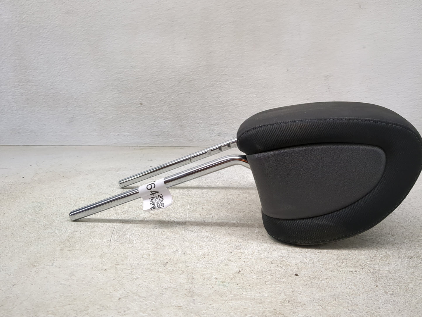 2016 Hyundai Tucson Headrest Head Rest Front Driver Seat Black - Oemusedautoparts1.com