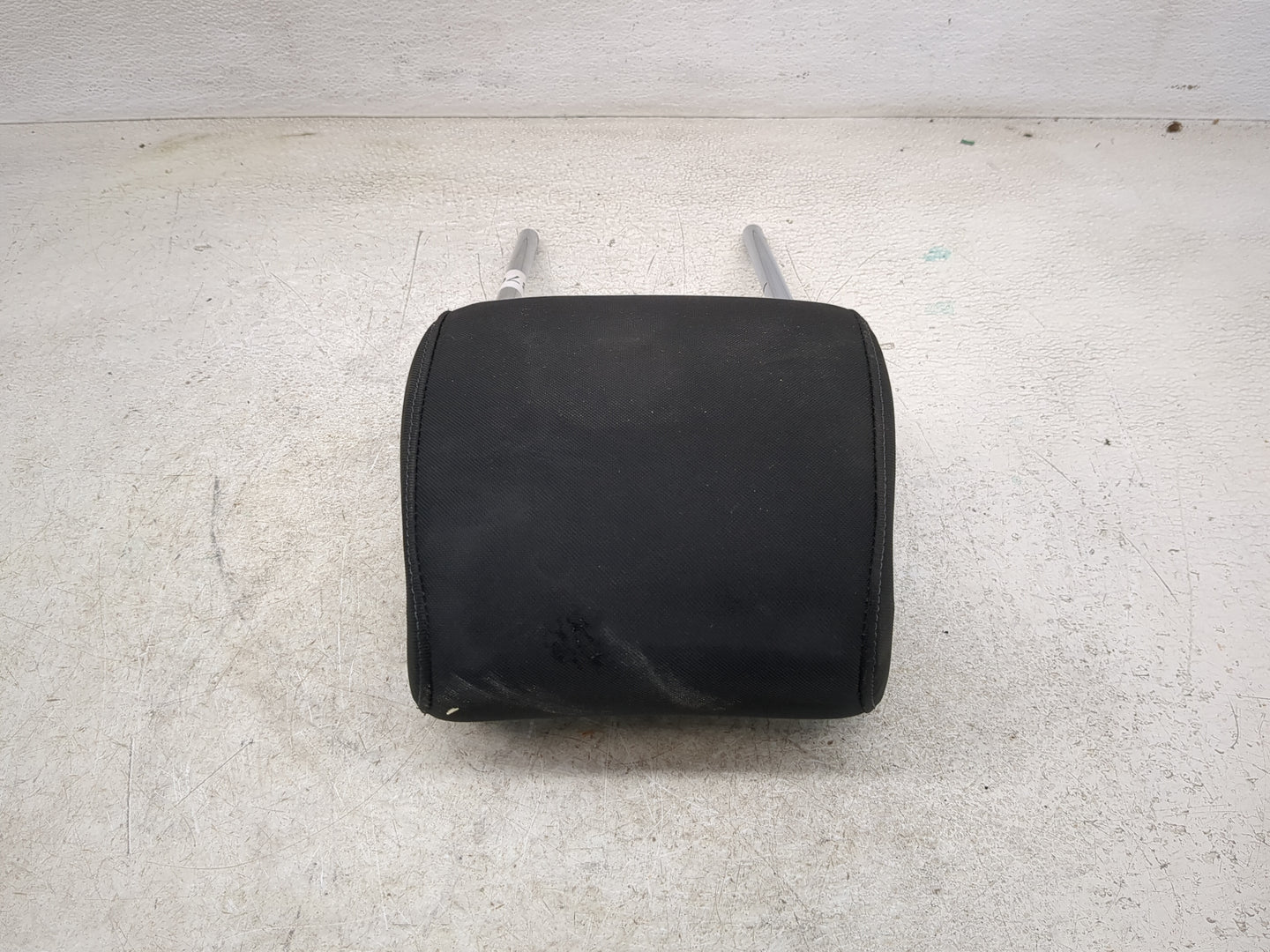 2016 Hyundai Tucson Headrest Head Rest Front Driver Seat Black - Oemusedautoparts1.com