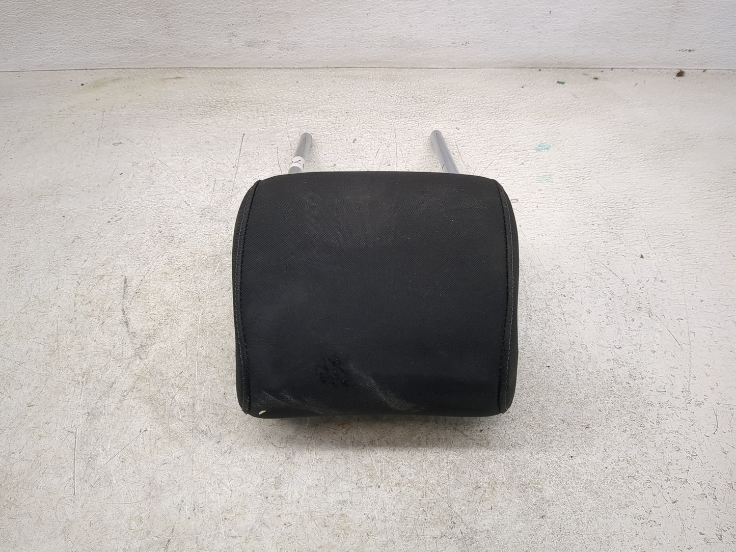 2016 Hyundai Tucson Headrest Head Rest Front Driver Seat Black - Oemusedautoparts1.com