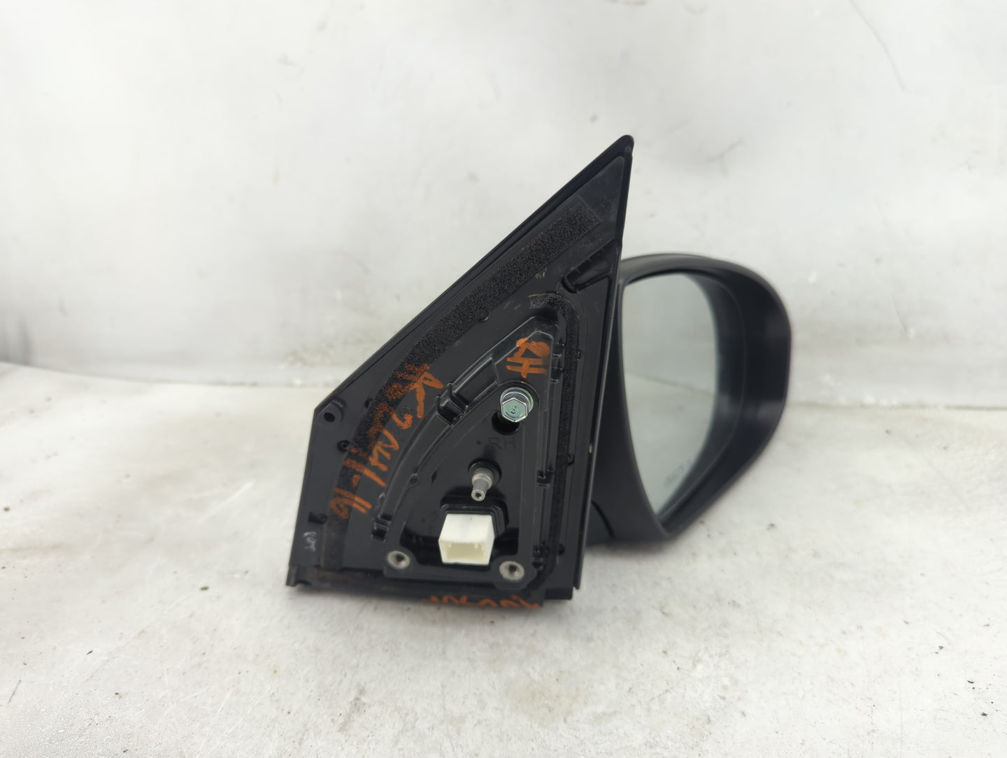 2016-2018 Hyundai Tucson Passenger Side View Mirror - Right Door Mirror OEM Used - Oemusedautoparts1.com