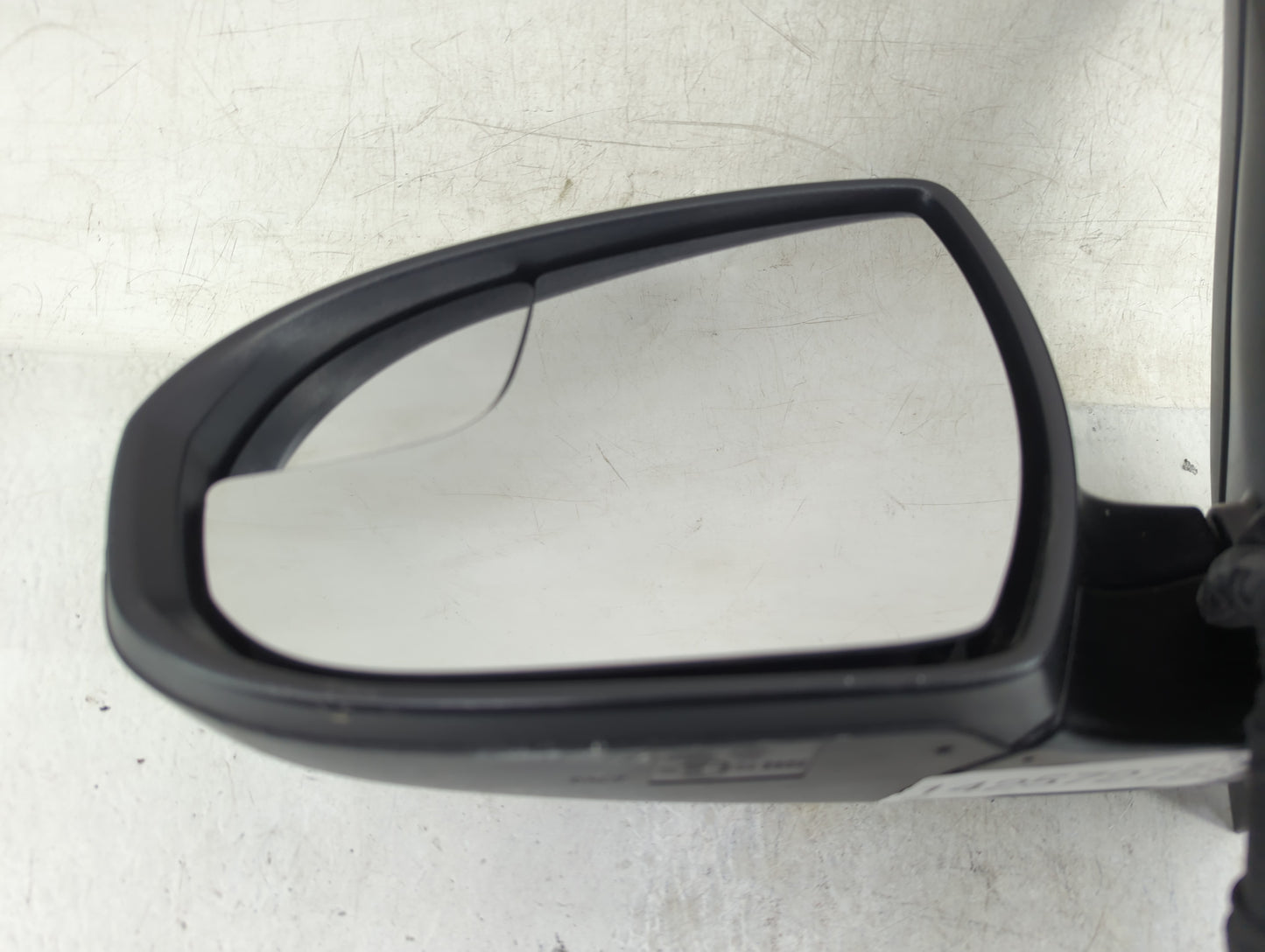 2016-2018 Hyundai Tucson Driver Side View Mirror - Left Door Mirror OEM Used - Oemusedautoparts1.com