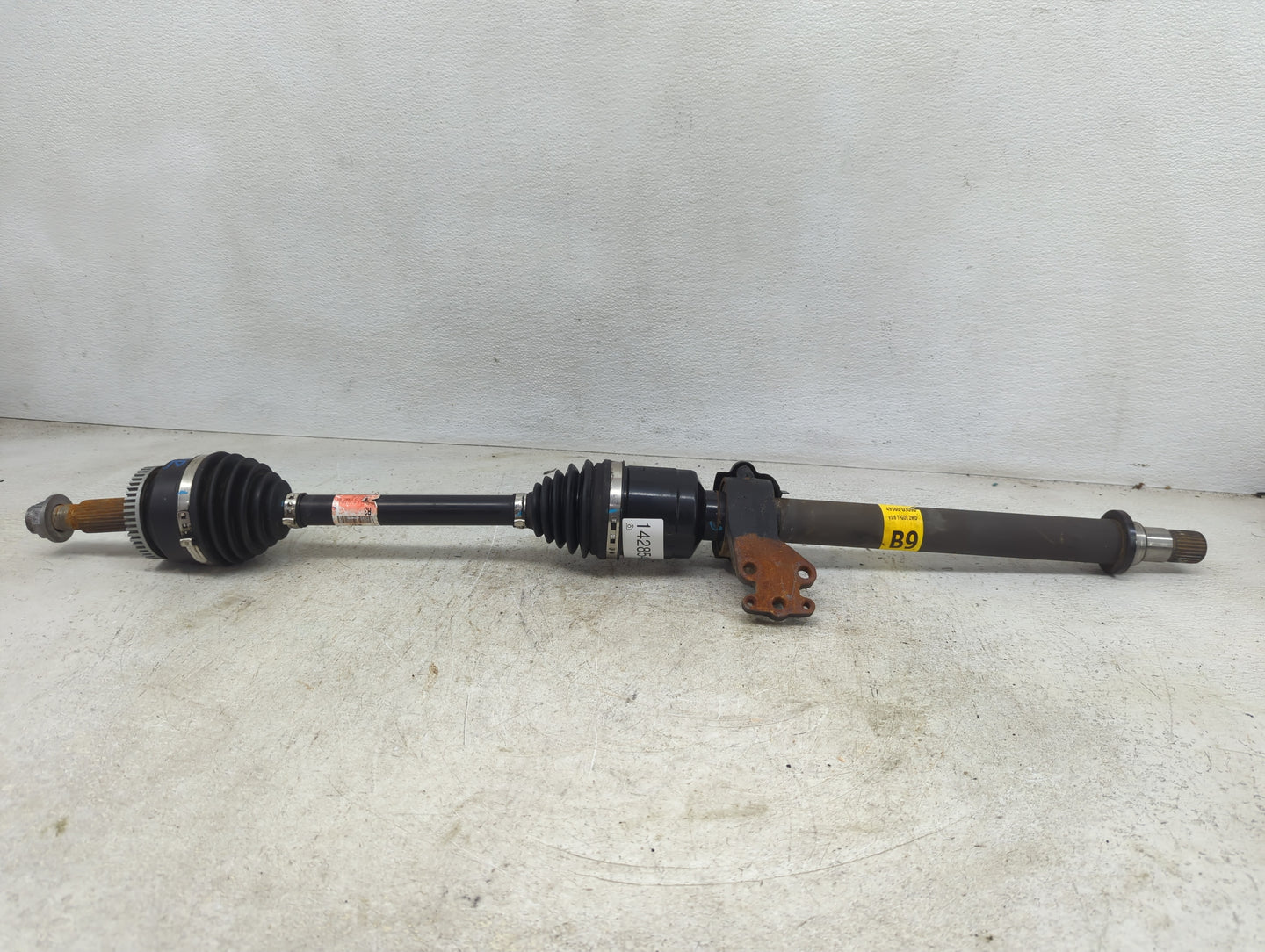 2016-2018 Hyundai Tucson Axle Shaft Front Passenger Cv C/v - Oemusedautoparts1.com