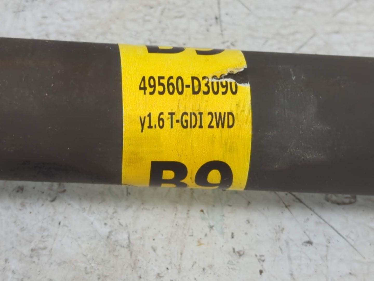 2016-2018 Hyundai Tucson Axle Shaft Front Passenger Cv C/v - Oemusedautoparts1.com