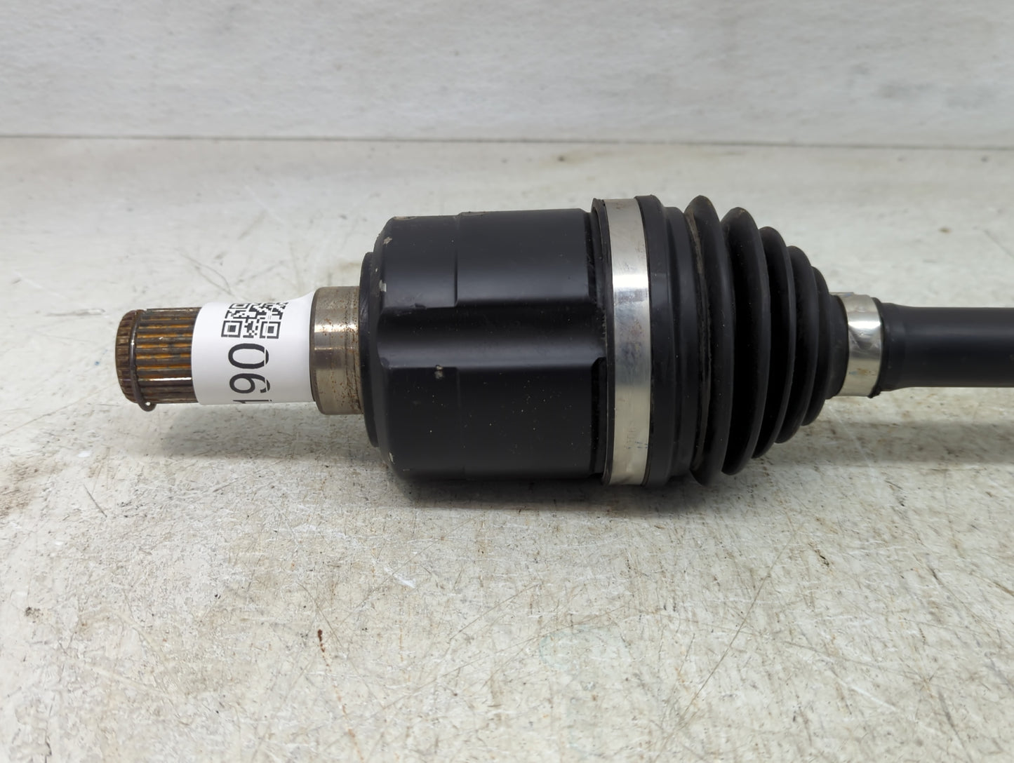 2016-2018 Hyundai Tucson Axle Shaft Front Driver Cv C/v - Oemusedautoparts1.com