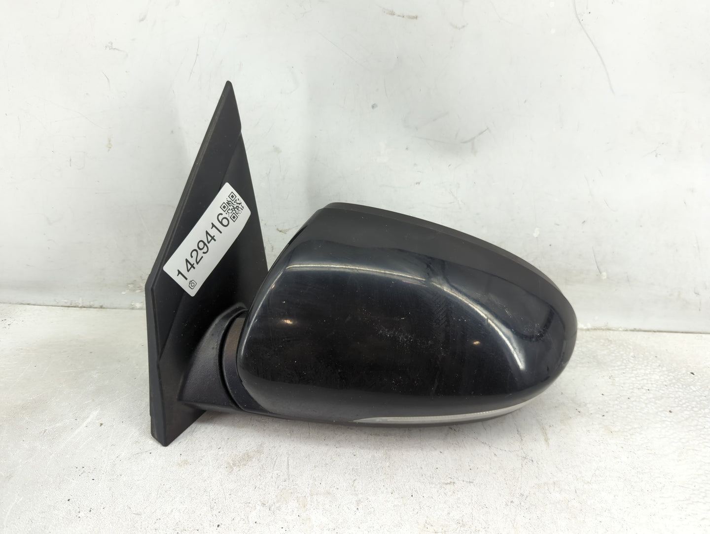2016-2018 Hyundai Tucson Driver Side View Mirror - Left Door Mirror OEM Used - Oemusedautoparts1.com