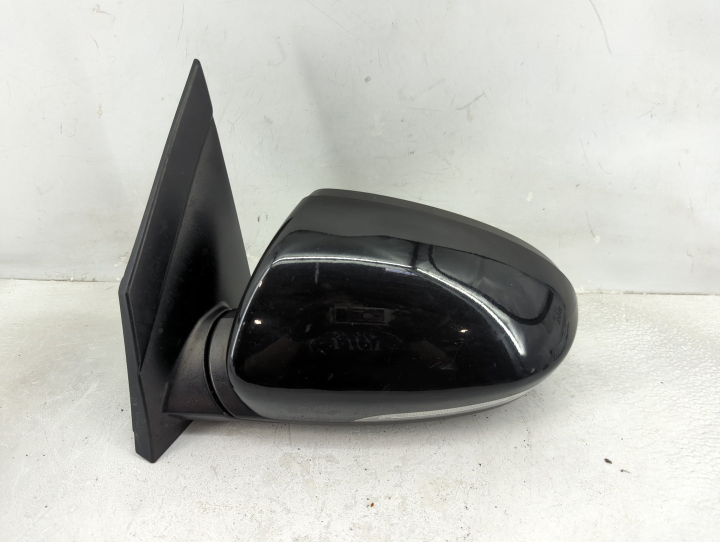 2016-2018 Hyundai Tucson Driver Side View Mirror - Left Door Mirror OEM Used - Oemusedautoparts1.com
