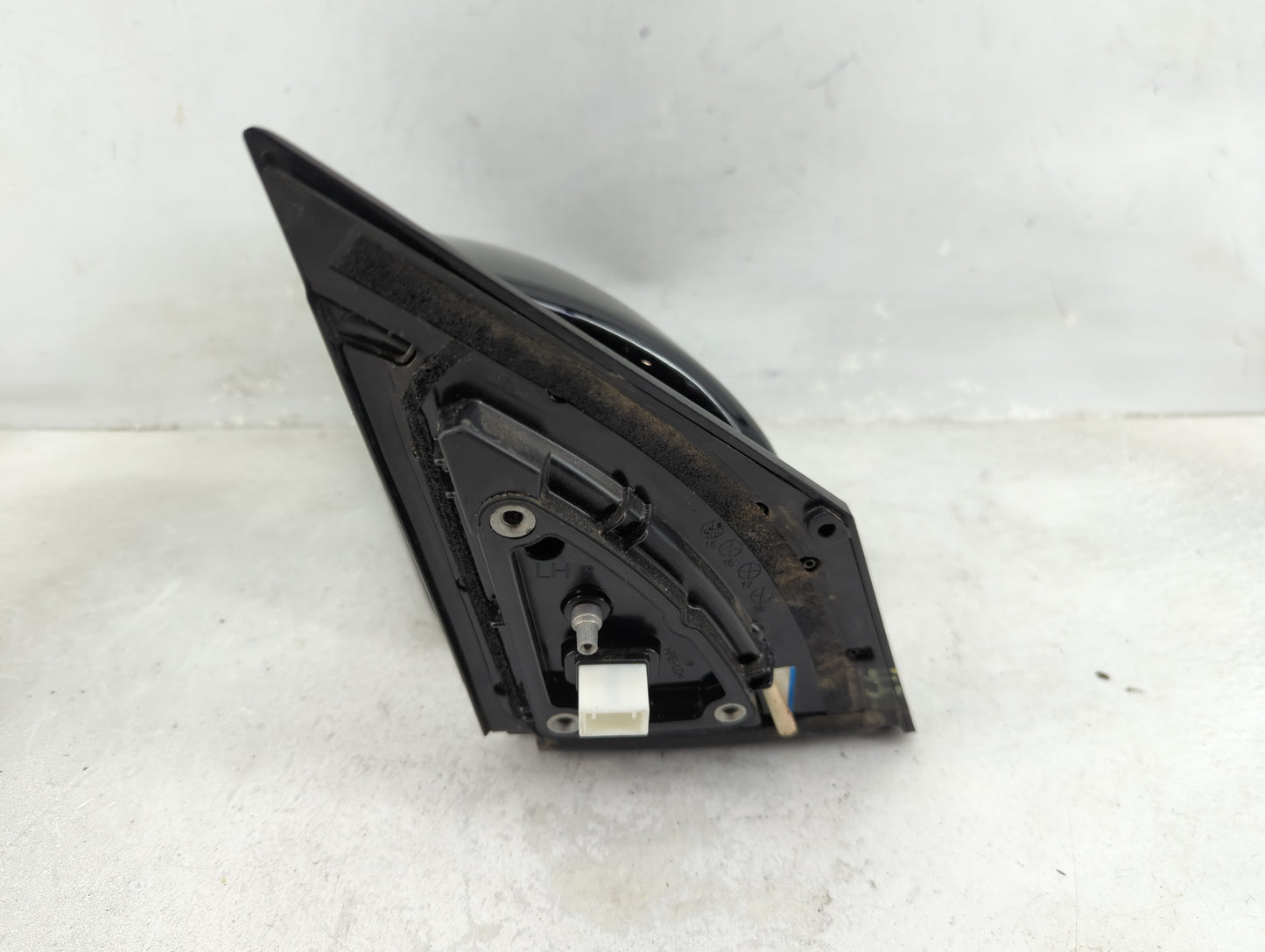 2016-2018 Hyundai Tucson Driver Side View Mirror - Left Door Mirror OEM Used - Oemusedautoparts1.com