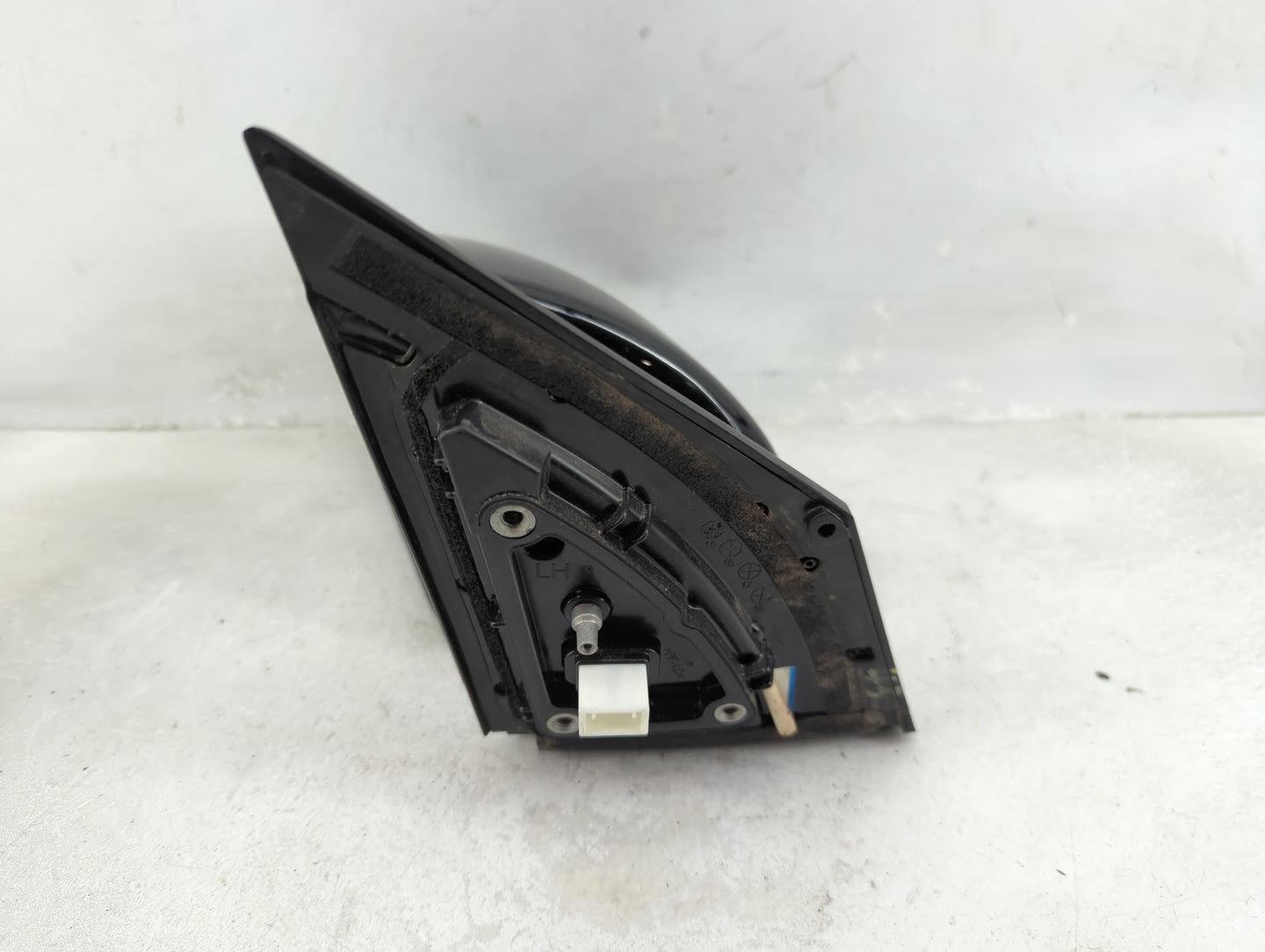 2016-2018 Hyundai Tucson Driver Side View Mirror - Left Door Mirror OEM Used - Oemusedautoparts1.com