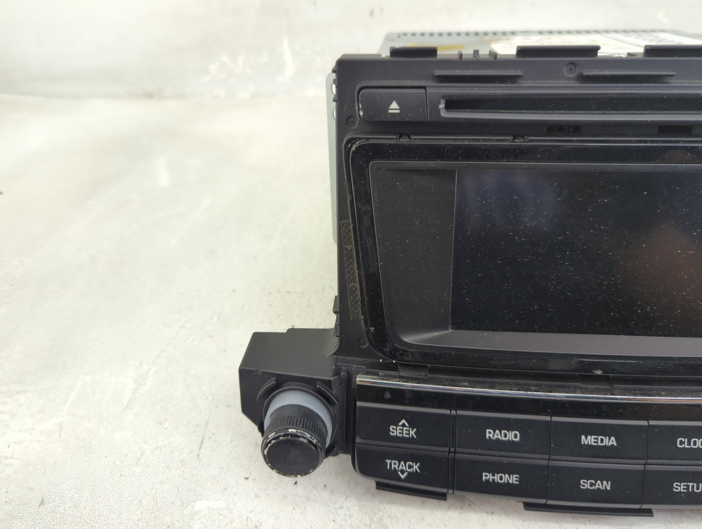 2016-2017 Hyundai Tucson Radio AM FM Cd Player Receiver Replacement P/N:96180-D31004X Fits Fits 2016 2017 OEM Used Auto Part