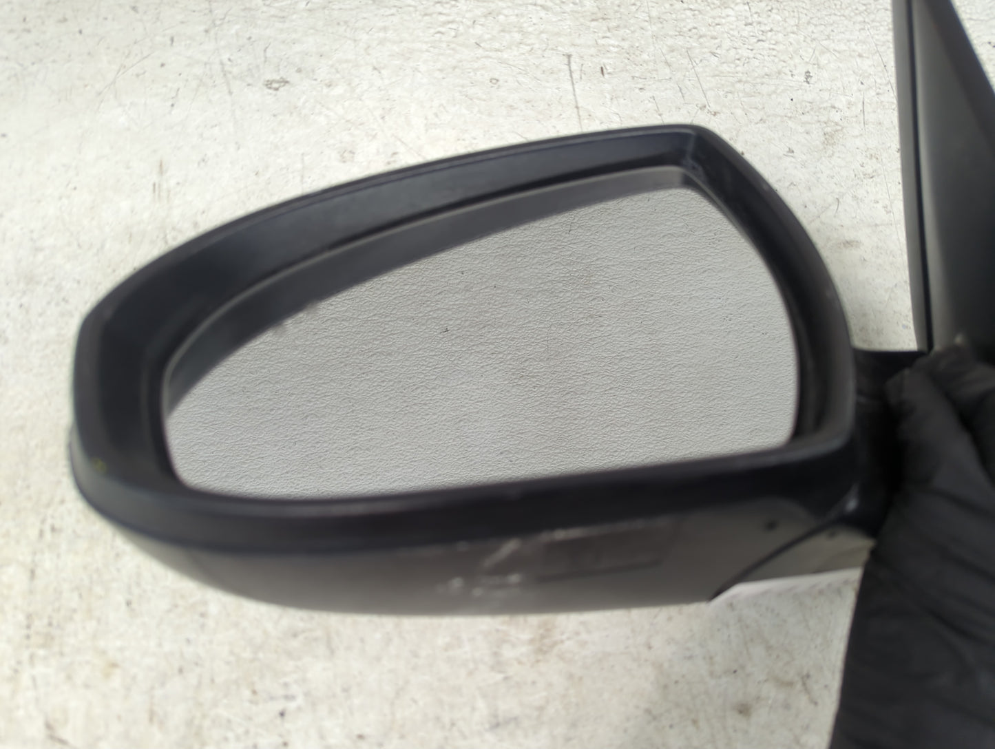 2016-2018 Hyundai Tucson Driver Side View Mirror - Left Door Mirror OEM Used - Oemusedautoparts1.com