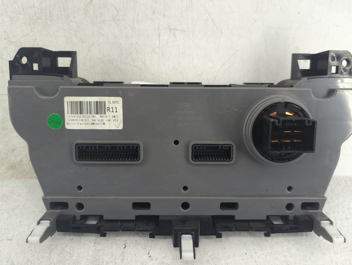 2016-2018 Hyundai Tucson Climate Control Module Temperature AC/Heater Replacement P/N:97250-D3110-TRY 97250-D3XXX Fits OEM U