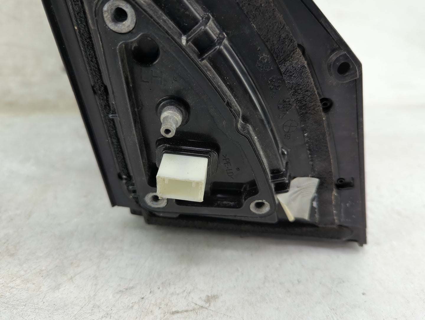 2016-2018 Hyundai Tucson Driver Side View Mirror - Left Door Mirror OEM Used - Oemusedautoparts1.com