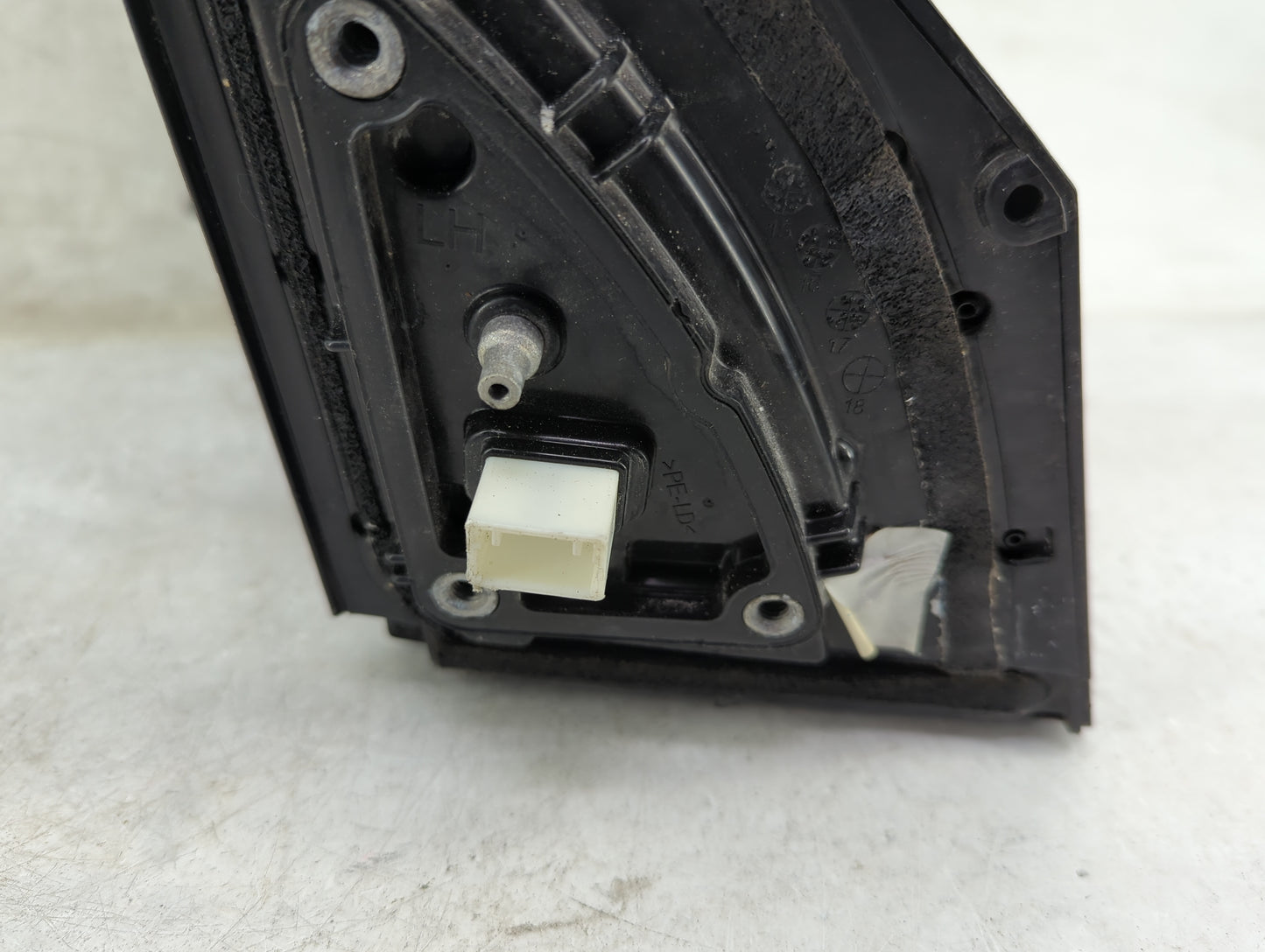 2016-2018 Hyundai Tucson Driver Side View Mirror - Left Door Mirror OEM Used - Oemusedautoparts1.com