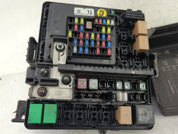 2016-2018 Hyundai Tucson Fusebox Fuse Box Panel Relay Module P/N:91941-D3022 MG666077, 91950-D3230 Fits Fits 2016 2017 2018 OEM Used Auto Parts