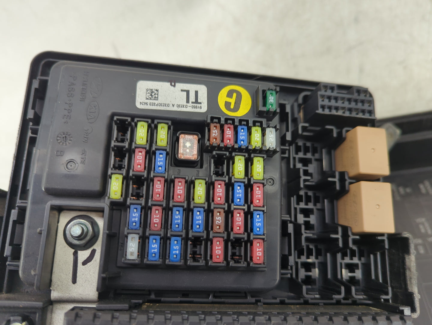 2016-2018 Hyundai Tucson Fusebox Fuse Box Panel Relay Module P/N:91941-D3022 MG666077, 91950-D3230 Fits Fits 2016 2017 2018 