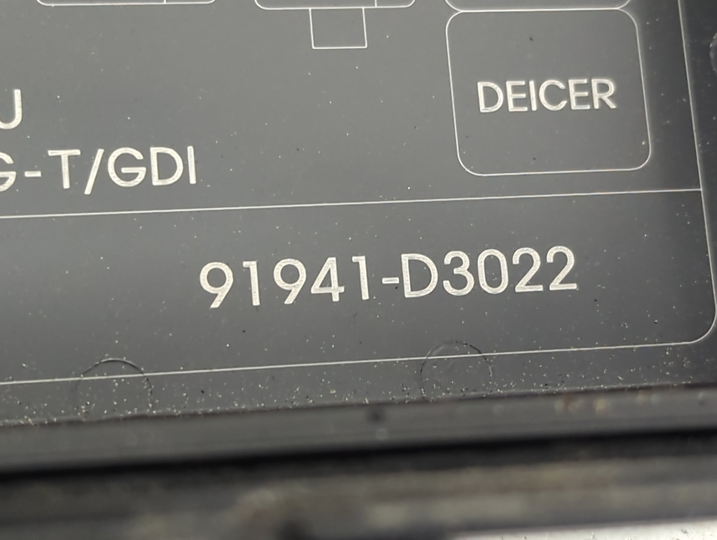 2016-2018 Hyundai Tucson Fusebox Fuse Box Panel Relay Module P/N:91941-D3022 MG666077, 91950-D3230 Fits Fits 2016 2017 2018 