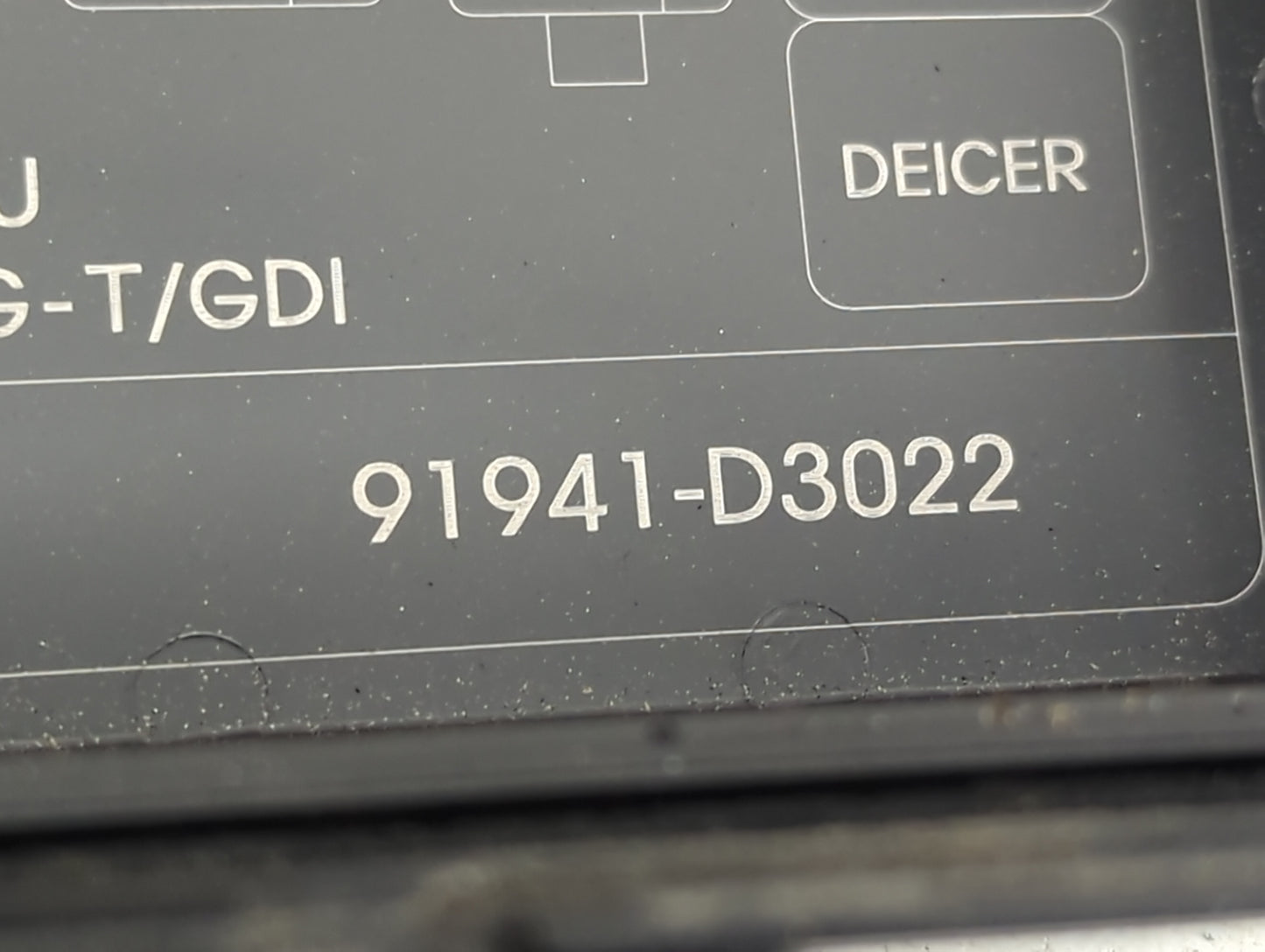 2016-2018 Hyundai Tucson Fusebox Fuse Box Panel Relay Module P/N:91941-D3022 MG666077, 91950-D3230 Fits Fits 2016 2017 2018 