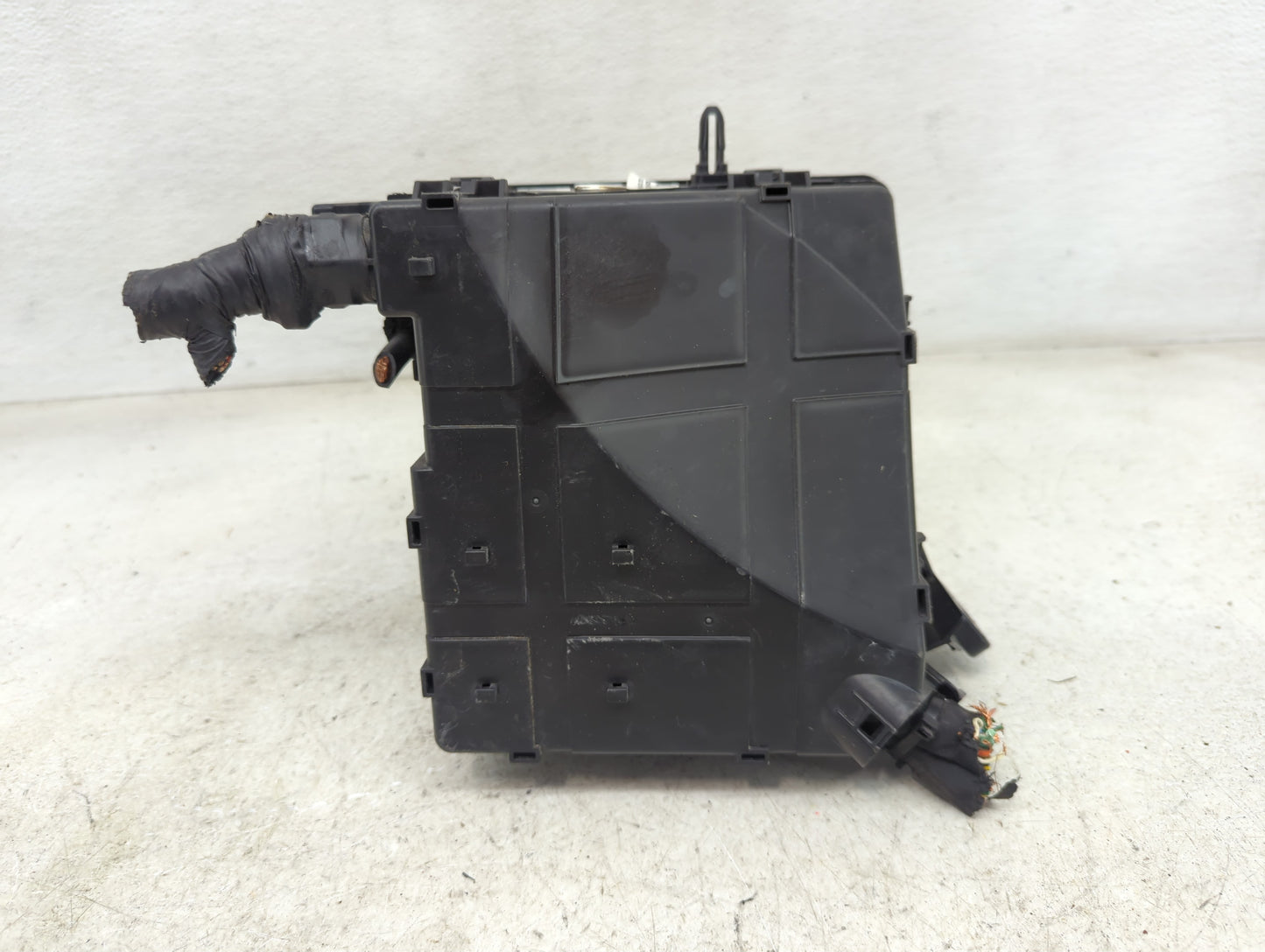 2016-2018 Hyundai Tucson Fusebox Fuse Box Panel Relay Module P/N:MG666077 91950-D3230, D3230P3076675 Fits Fits 2016 2017 201