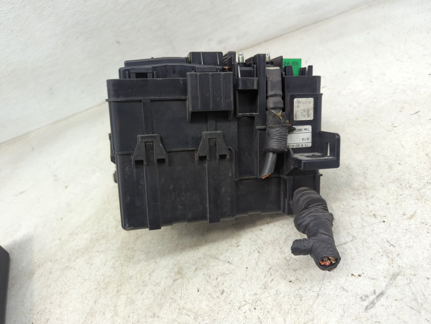 2016-2018 Hyundai Tucson Fusebox Fuse Box Panel Relay Module P/N:MG666077 91950-D3230, D3230P3076675 Fits Fits 2016 2017 201