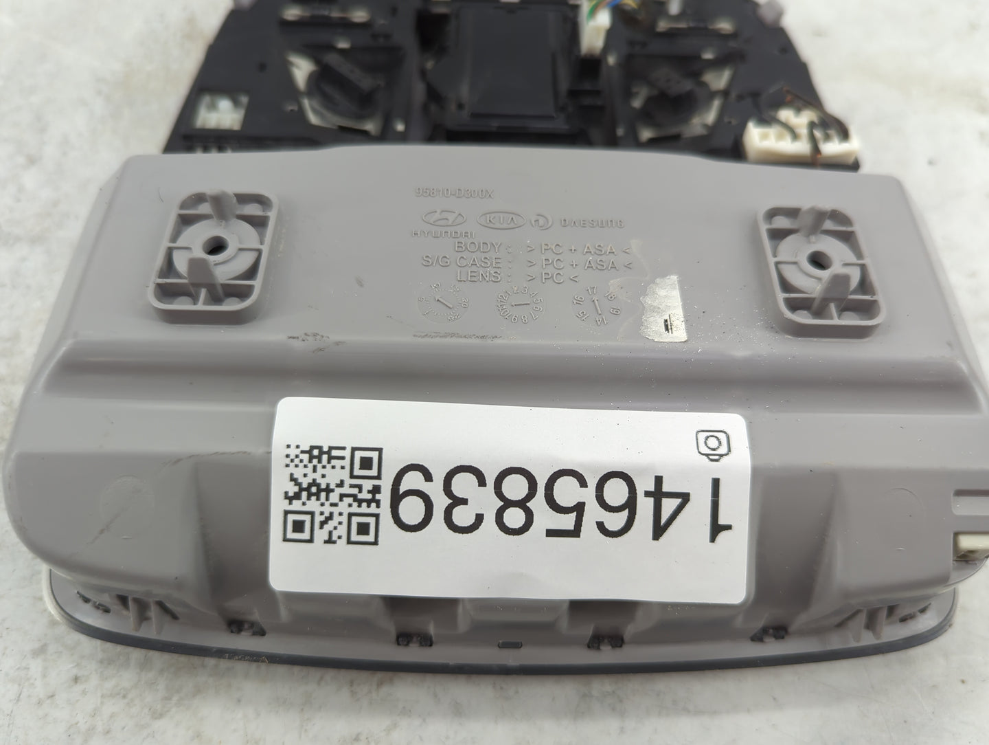 2016-2021 Hyundai Tucson Overhead Roof Console 1465839 - Oemusedautoparts1.com