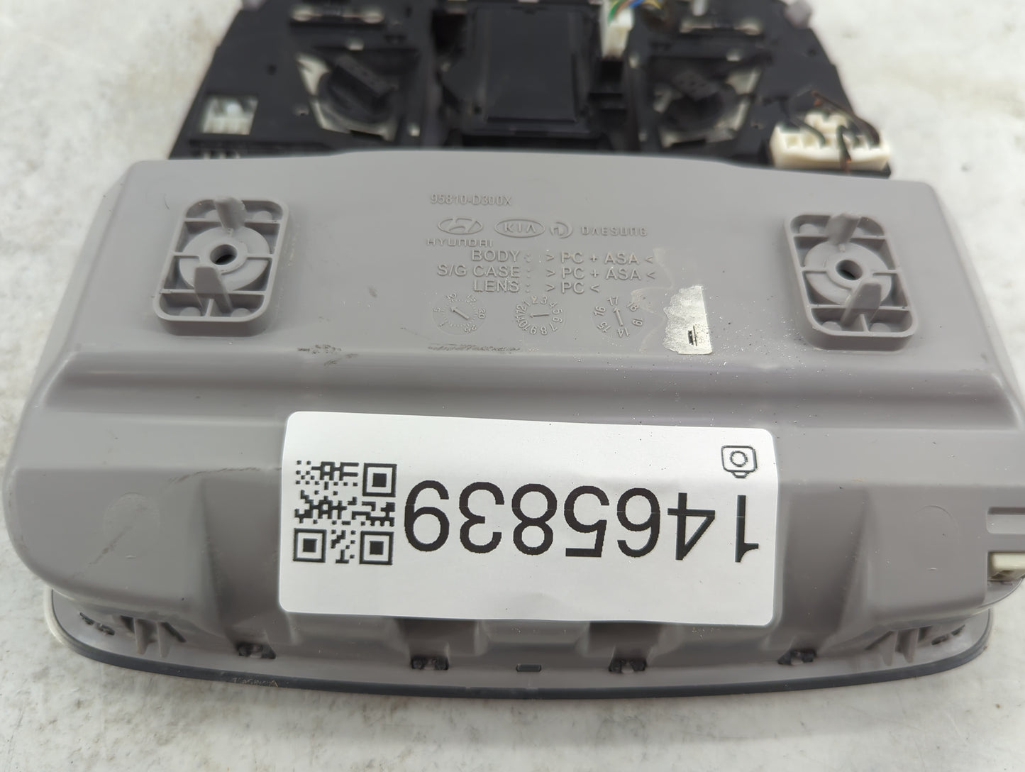 2016-2021 Hyundai Tucson Overhead Roof Console 1465839 - Oemusedautoparts1.com