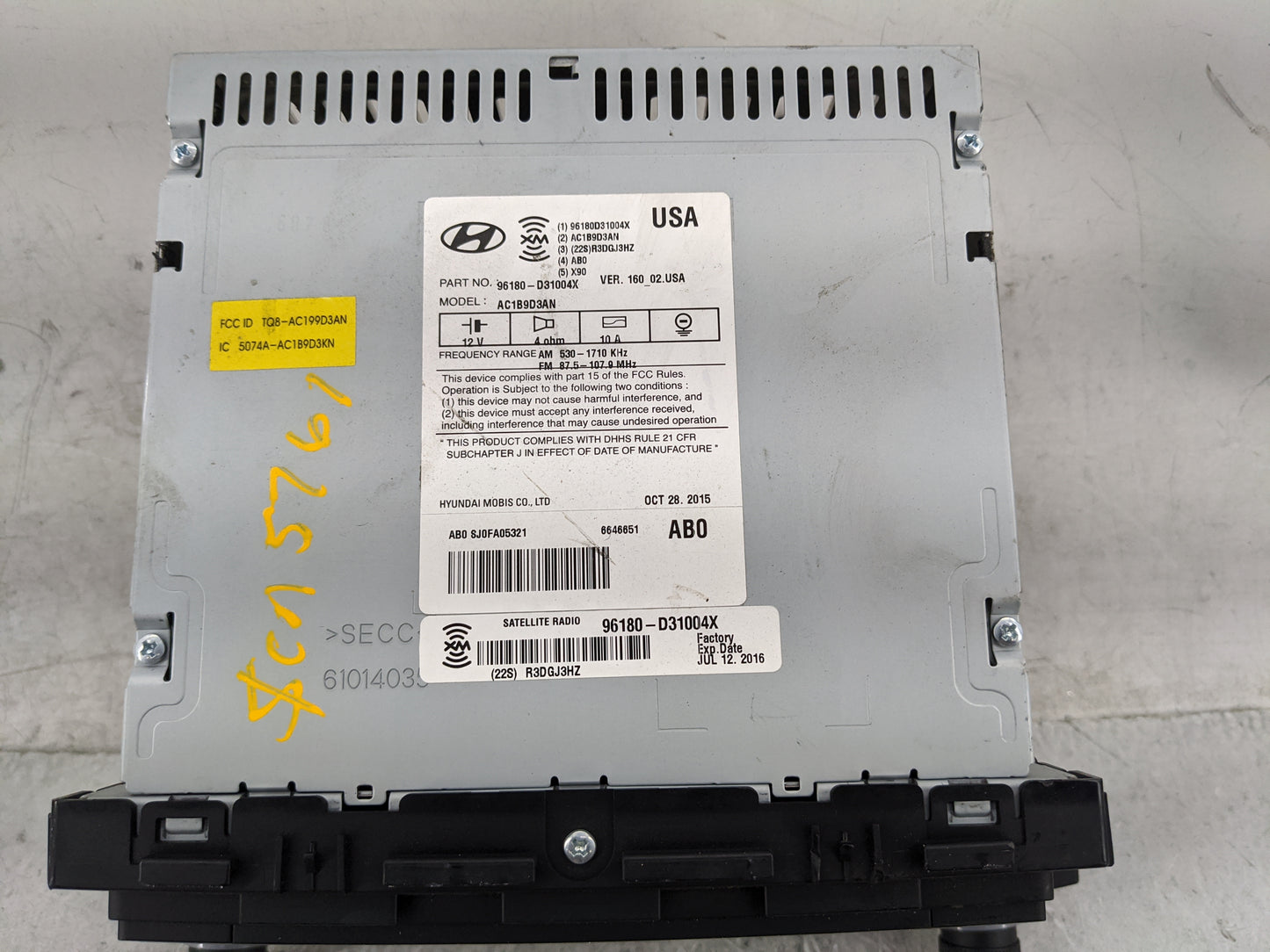2016-2017 Hyundai Tucson Radio AM FM Cd Player Receiver Replacement P/N:96180-D31004X AC1B9D3AN Fits Fits 2016 2017 OEM Used