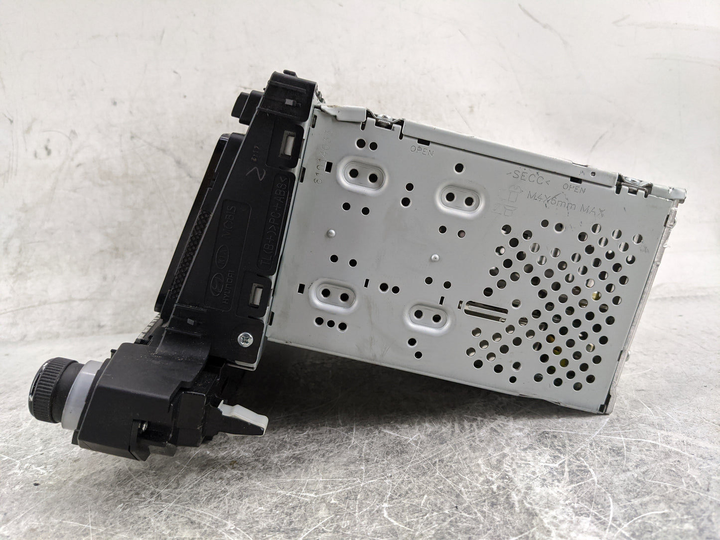 2016-2017 Hyundai Tucson Radio AM FM Cd Player Receiver Replacement P/N:96180-D31004X AC1B9D3AN, 96180-D3100 Fits Fits 2016 