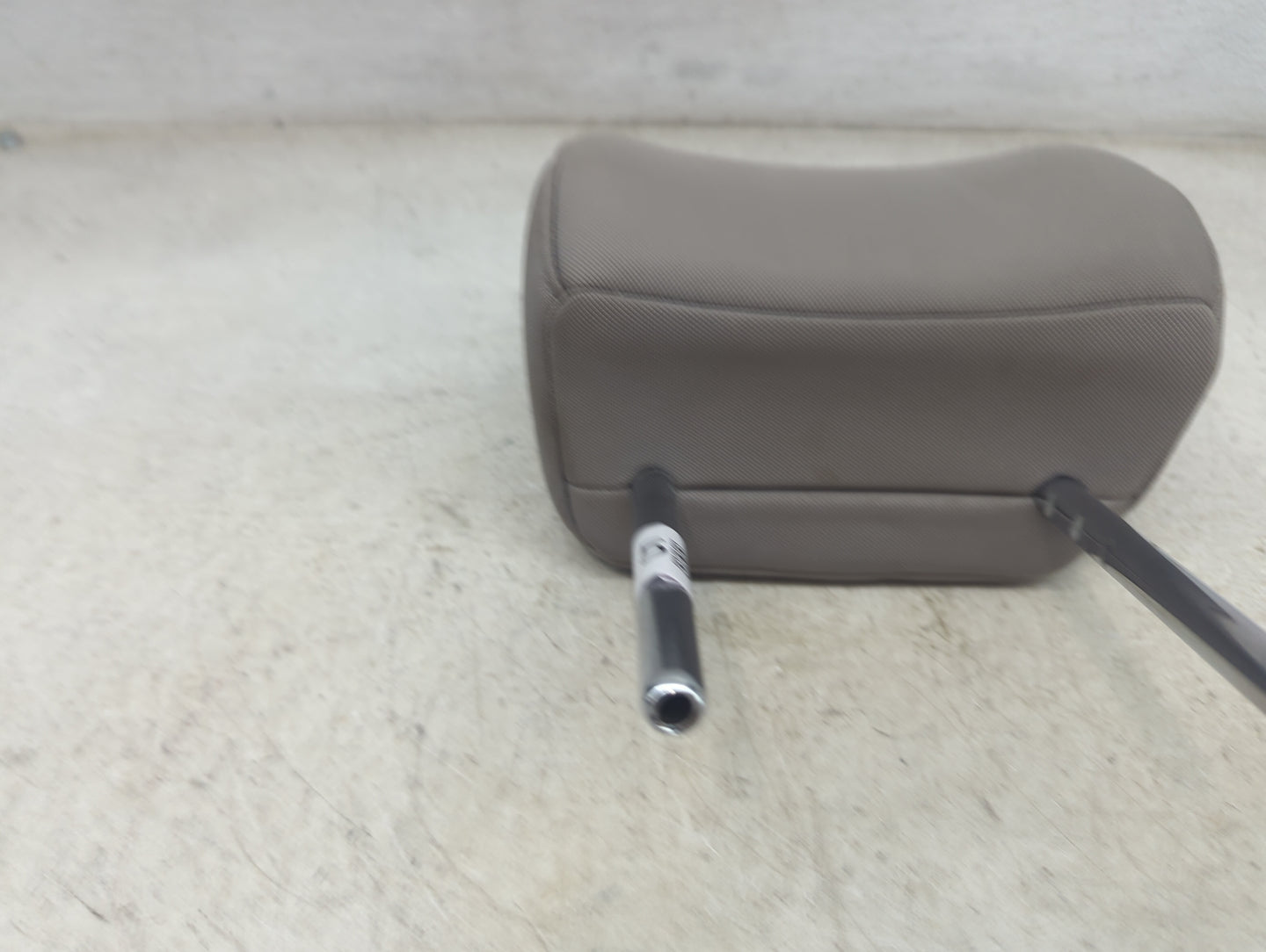 2016 Hyundai Tucson Headrest Head Rest Front Driver Passenger Seat Fits OEM Used Auto Parts - Oemusedautoparts1.com