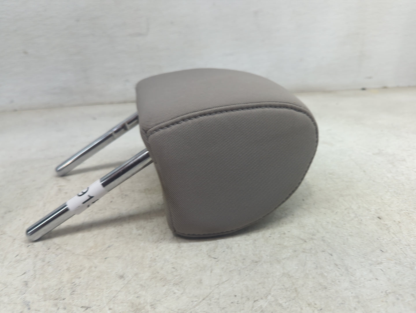2016 Hyundai Tucson Headrest Head Rest Front Driver Passenger Seat Fits OEM Used Auto Parts - Oemusedautoparts1.com