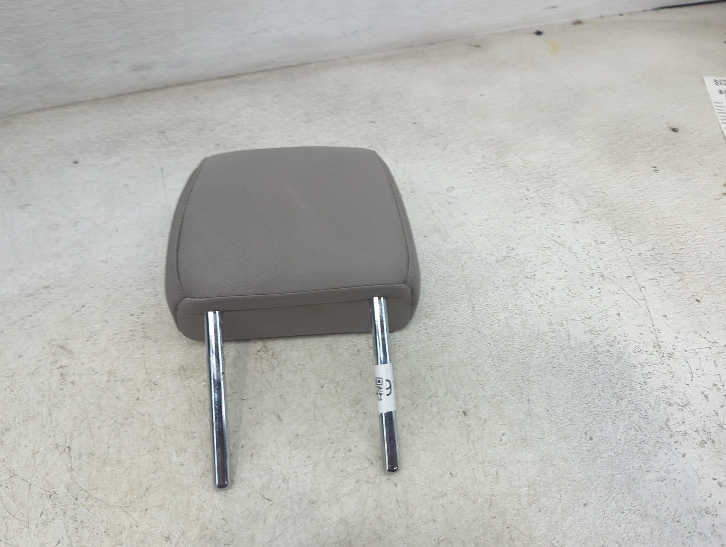 2016 Hyundai Tucson Headrest Head Rest Front Driver Passenger Seat Fits OEM Used Auto Parts - Oemusedautoparts1.com