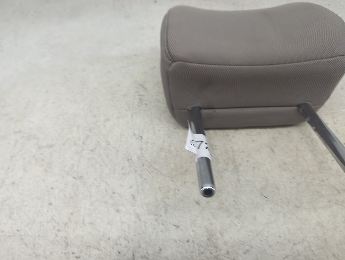 Hyundai Tucson Headrest Head Rest Front Driver Seat Gray 1472980 - Oemusedautoparts1.com