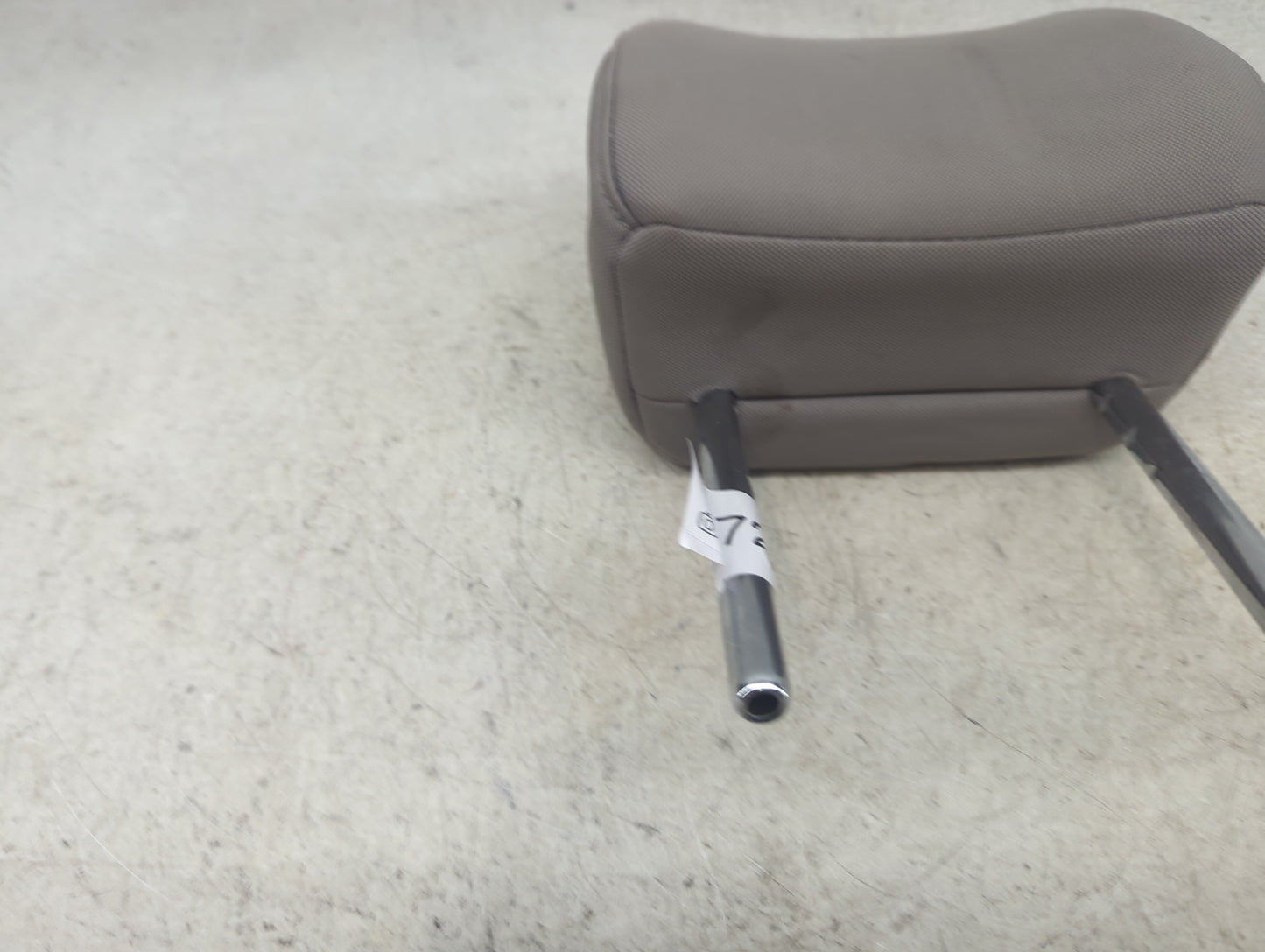 Hyundai Tucson Headrest Head Rest Front Driver Seat Gray 1472980 - Oemusedautoparts1.com