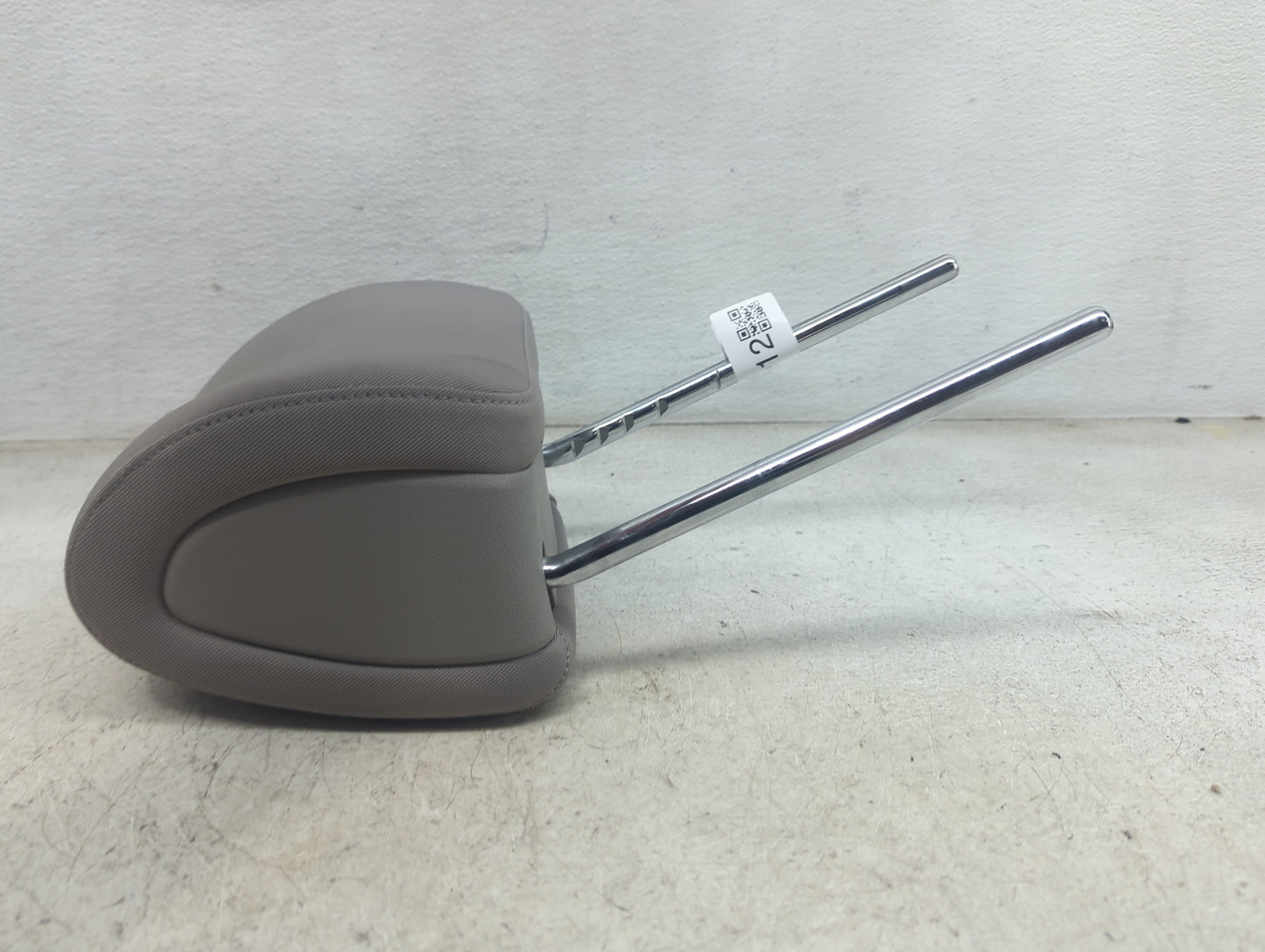 2016 Hyundai Tucson Headrest Head Rest Front Driver Passenger Seat Fits OEM Used Auto Parts - Oemusedautoparts1.com