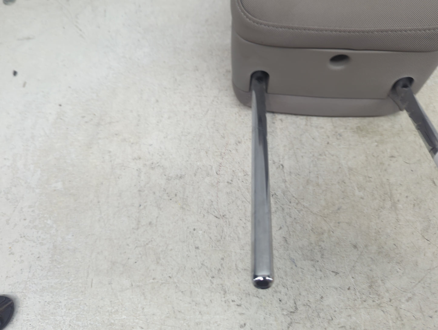 2016 Hyundai Tucson Headrest Head Rest Front Driver Passenger Seat Fits OEM Used Auto Parts - Oemusedautoparts1.com