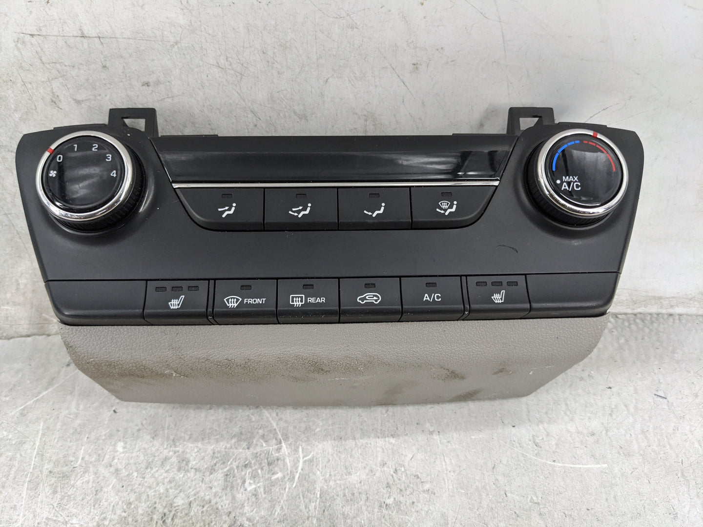 2016-2018 Hyundai Tucson Climate Control Module Temperature AC/Heater Replacement P/N:97250-D3130-TGG 1511071200-002 Fits OE
