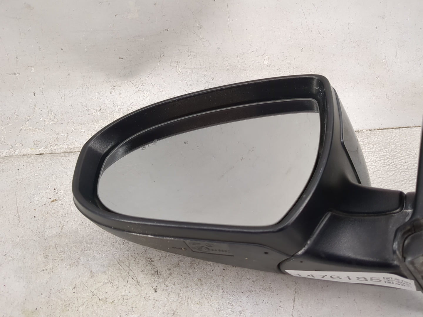 2016-2018 Hyundai Tucson Driver Side View Mirror - Left Door Mirror OEM Used - Oemusedautoparts1.com