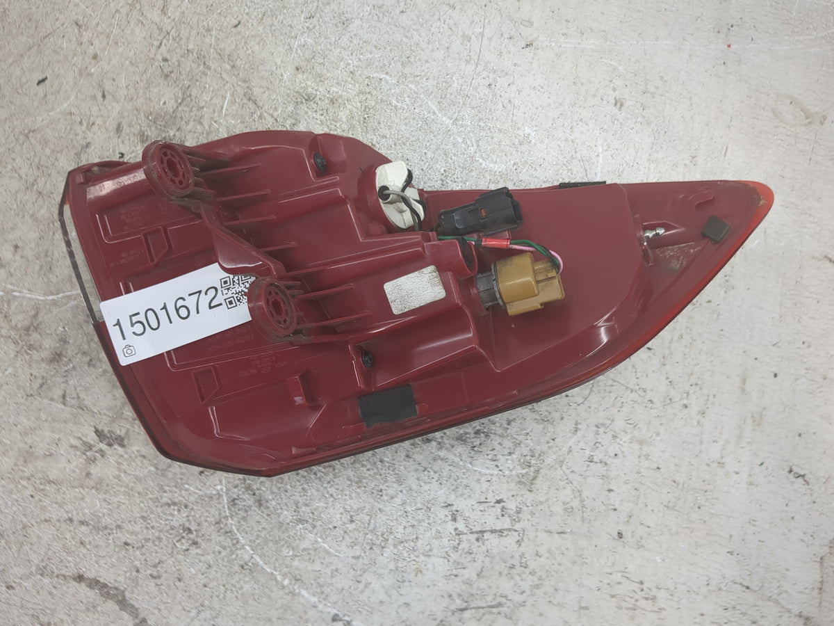 2016-2018 Hyundai Tucson Tail Light Assembly Passenger Right OEM P/N:92402-D31 Fits Fits 2016 2017 2018 OEM Used Auto Parts 