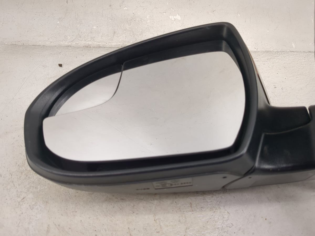 2016-2018 Hyundai Tucson Driver Side View Mirror - Left Door Mirror OEM Used - Oemusedautoparts1.com