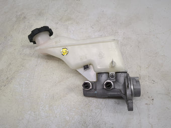 compare product 2016-2021 Hyundai Tucson Brake Master Cylinder 1518279