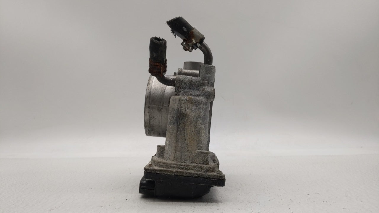 2014-2018 Hyundai Tucson Throttle Body P/N:35100-2E000 Fits Fits 2011 2012 2013 2014 2015 2016 2017 2018 2019 OEM Used Auto 
