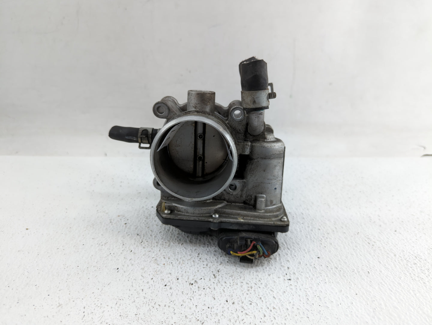 2016-2018 Hyundai Tucson Throttle Body P/N:35100-2B340 Fits Fits 2015 2016 2017 2018 2019 OEM Used Auto Parts - Oemusedautop