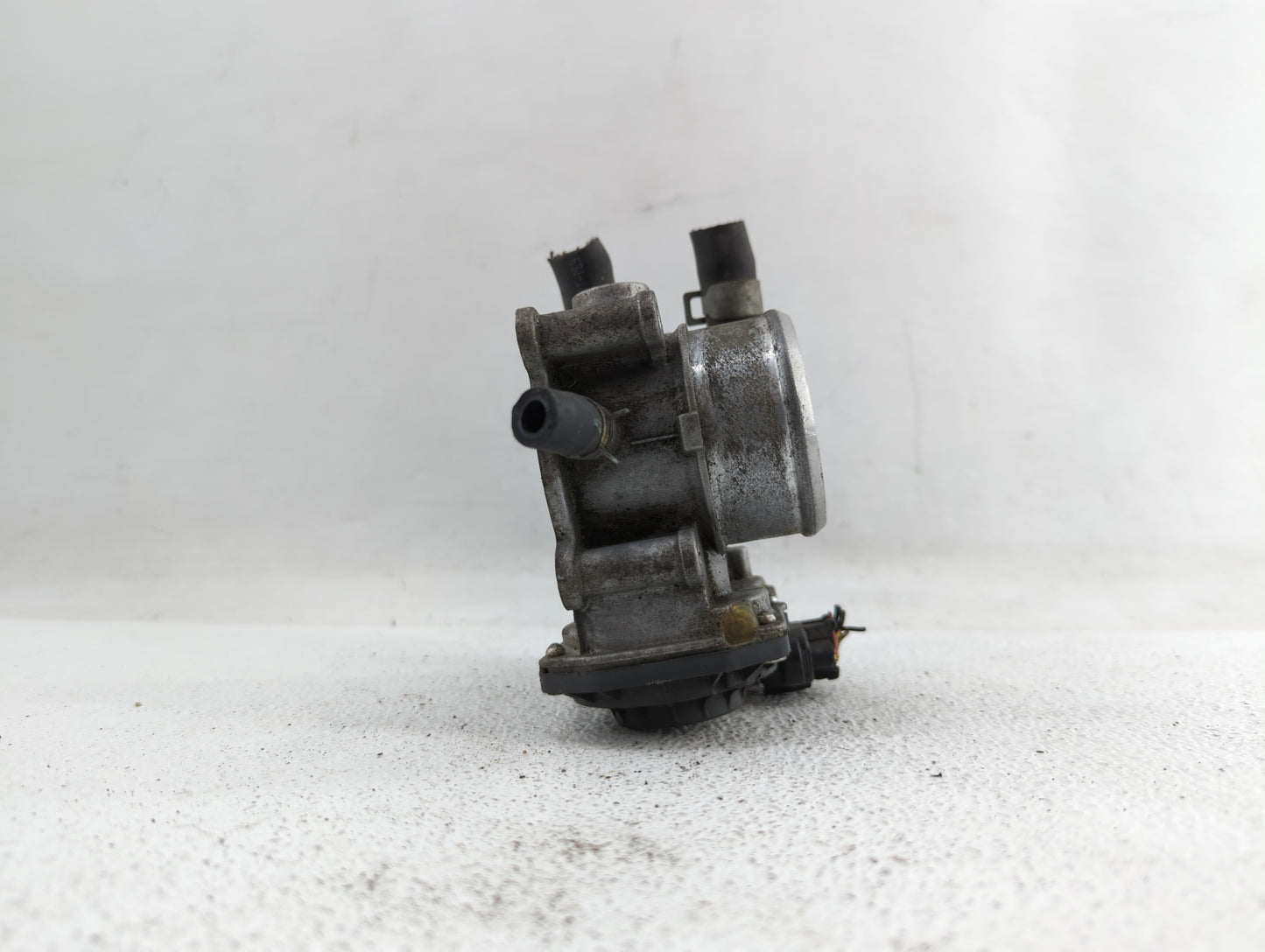 2016-2018 Hyundai Tucson Throttle Body P/N:35100-2B340 Fits Fits 2015 2016 2017 2018 2019 OEM Used Auto Parts - Oemusedautop