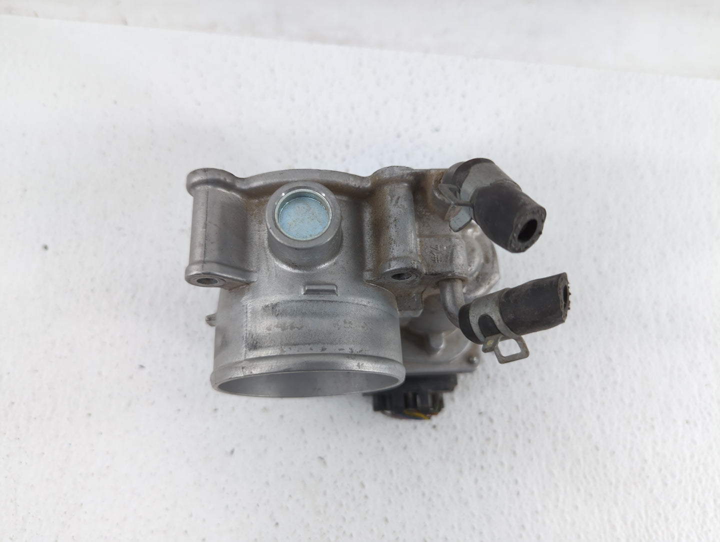 2014-2018 Hyundai Tucson Throttle Body P/N:35100-2E710 35100-2E000 Fits Fits 2011 2012 2013 2014 2015 2016 2017 2018 2019 OE