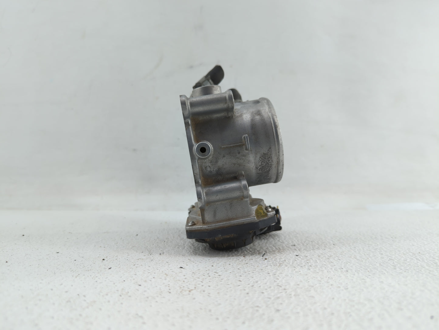 2014-2018 Hyundai Tucson Throttle Body P/N:35100-2E710 35100-2E000 Fits Fits 2011 2012 2013 2014 2015 2016 2017 2018 2019 OE