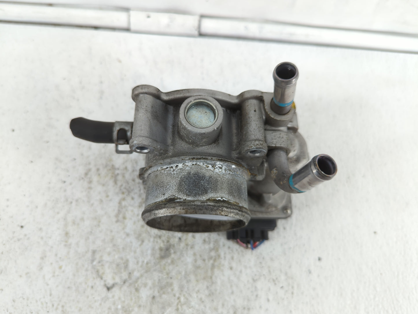 2016-2018 Hyundai Tucson Throttle Body P/N:35100-2B340 Fits Fits 2015 2016 2017 2018 2019 OEM Used Auto Parts - Oemusedautop