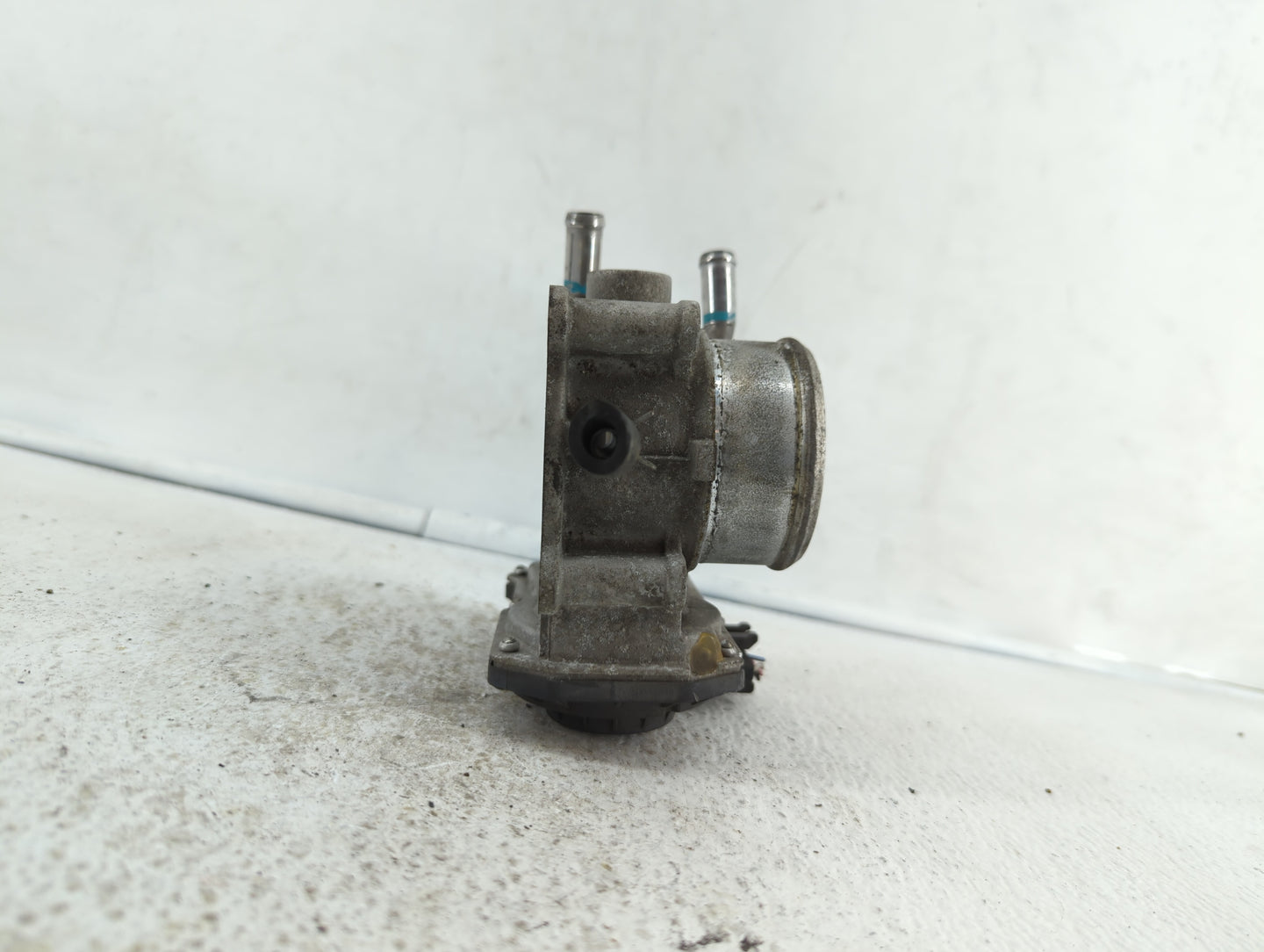 2016-2018 Hyundai Tucson Throttle Body P/N:35100-2B340 Fits Fits 2015 2016 2017 2018 2019 OEM Used Auto Parts - Oemusedautop