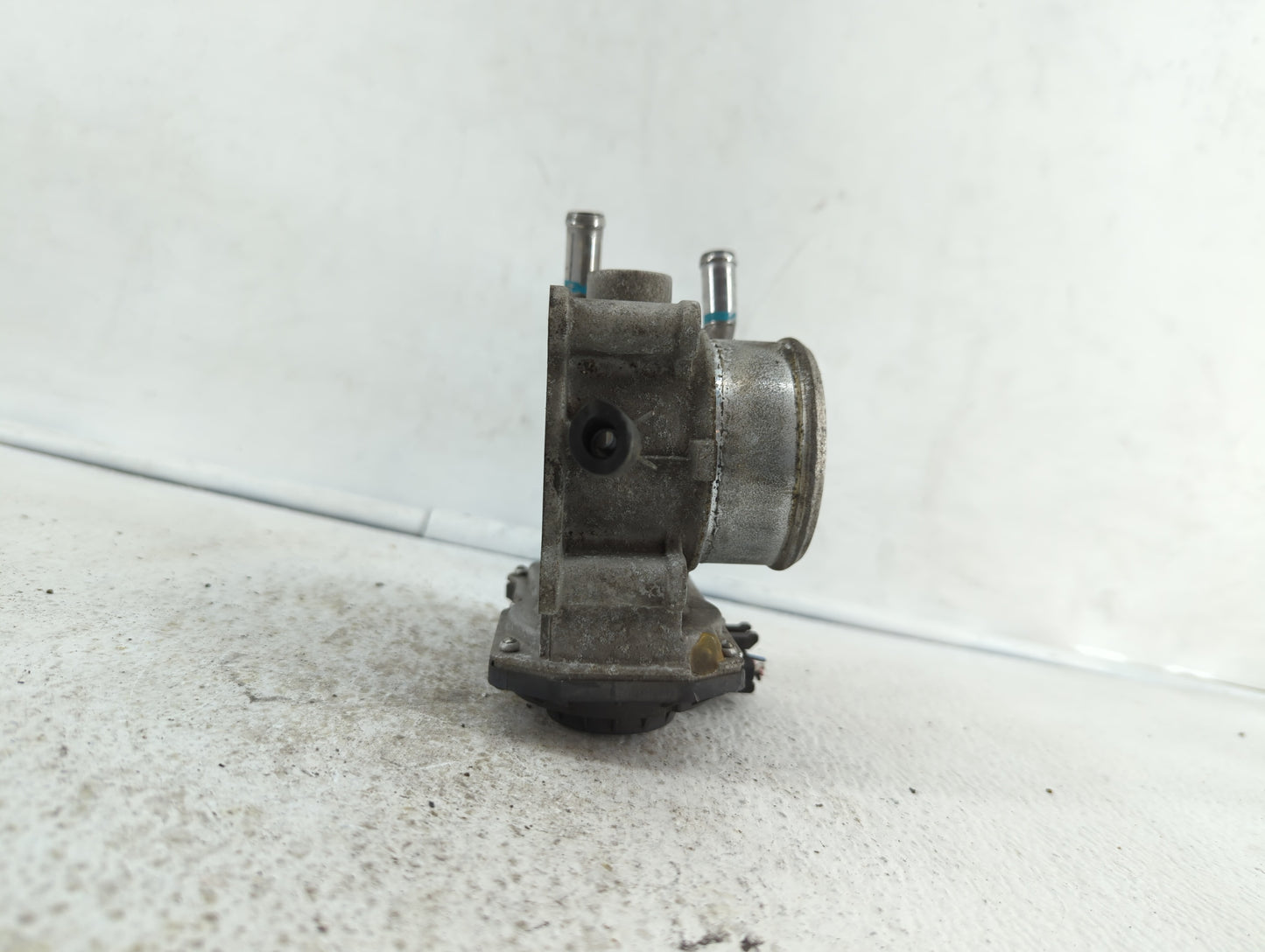 2016-2018 Hyundai Tucson Throttle Body P/N:35100-2B340 Fits Fits 2015 2016 2017 2018 2019 OEM Used Auto Parts - Oemusedautop