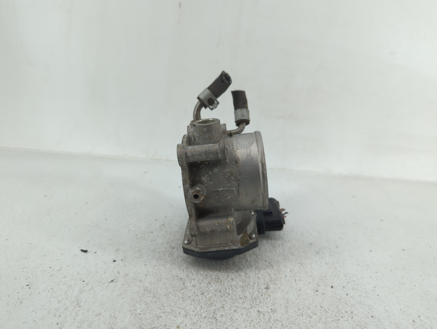 2014-2021 Hyundai Tucson Throttle Body P/N:35100-2E000 35100-2E710 Fits OEM Used Auto Parts - Oemusedautoparts1.com