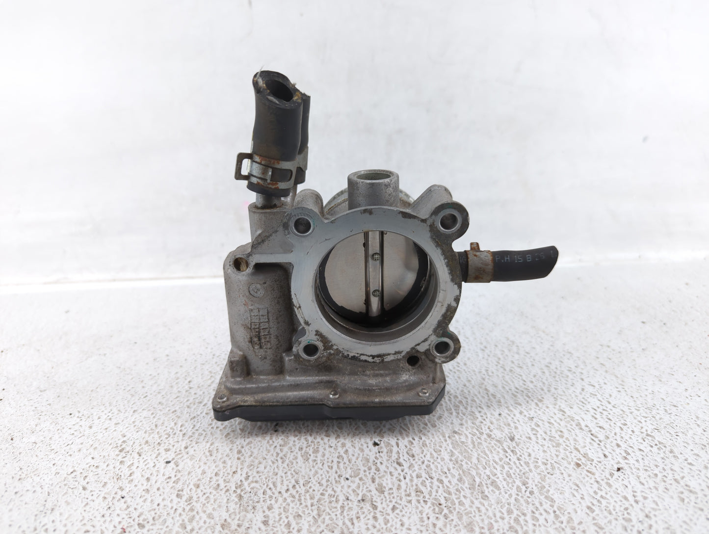 2016-2018 Hyundai Tucson Throttle Body P/N:35100-2B340 Fits Fits 2015 2016 2017 2018 2019 2020 2021 2022 OEM Used Auto Parts