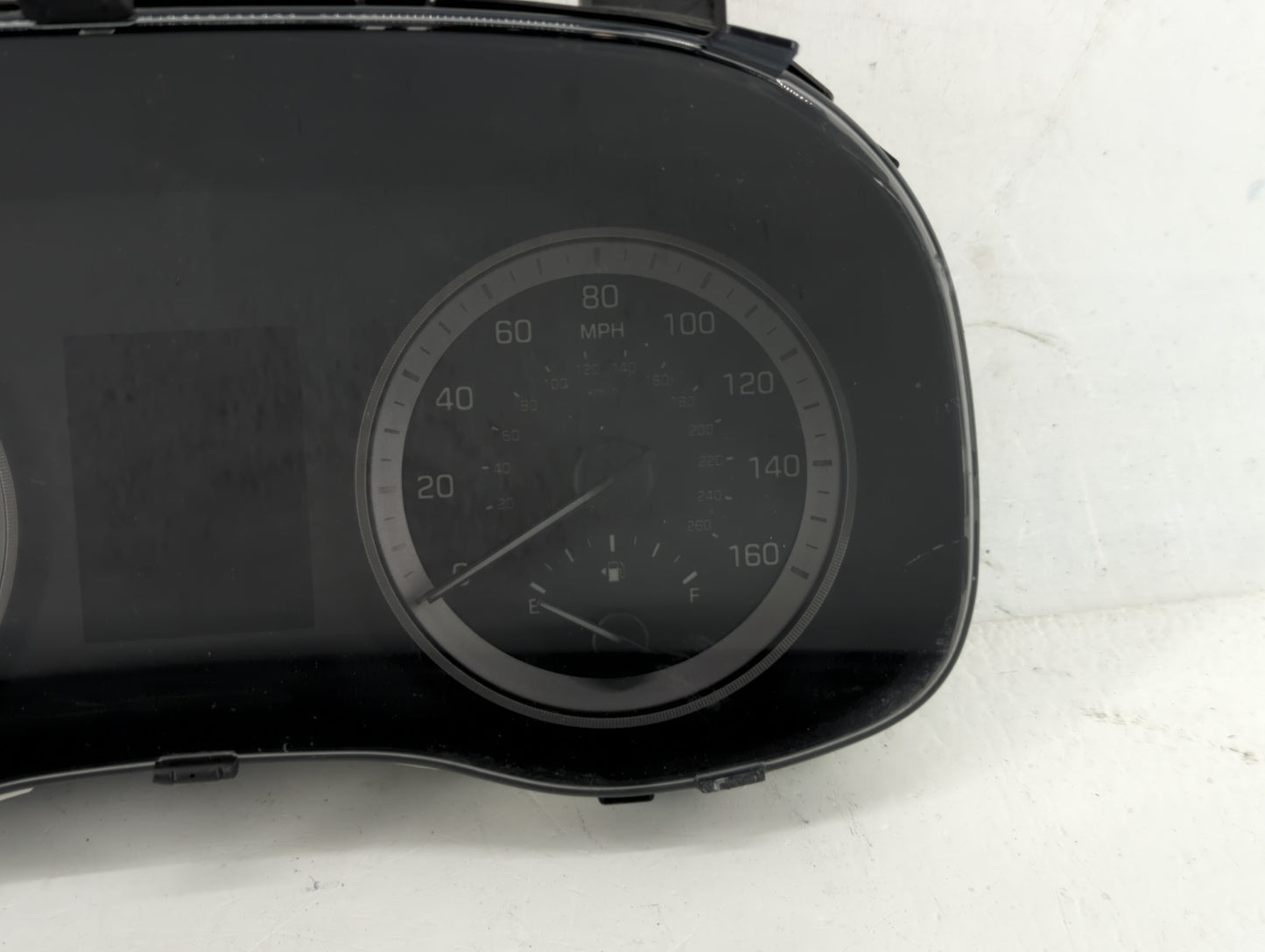 2016-2017 Hyundai Tucson Instrument Cluster Speedometer Gauges P/N:94001-D3180 Fits Fits 2016 2017 OEM Used Auto Parts - Oem